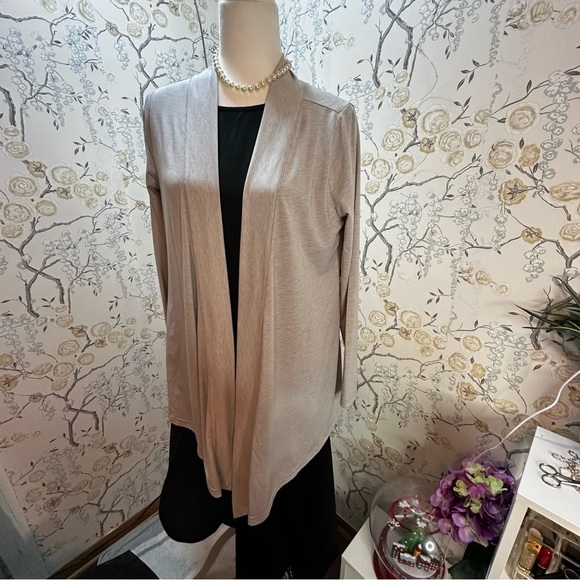 Eddie Bauer Casual Cardigan Sweater Women's Size M Gray Open Front Long Sleeve - Picture 3 of 8